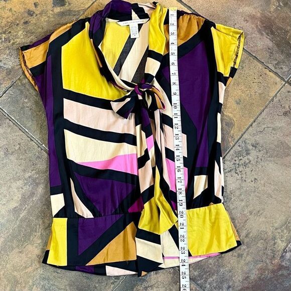 Diane Von Furstenberg Short Sleeve Waist Band Tie Neck Multicolor Silk Blouse Si - Picture 4 of 9